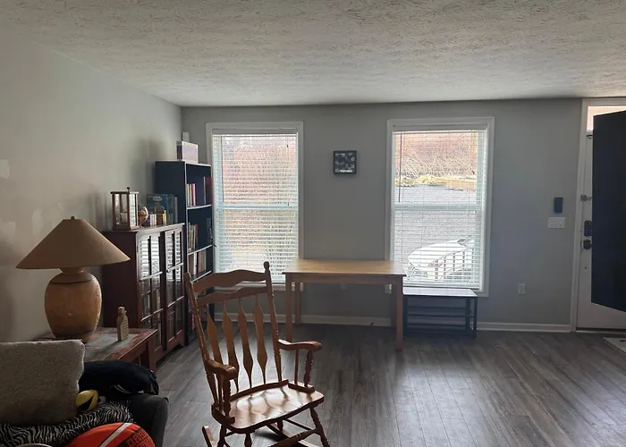 Holiday home 3bd Townhome Walking Distance To Stadiums And Downtown With Parking *