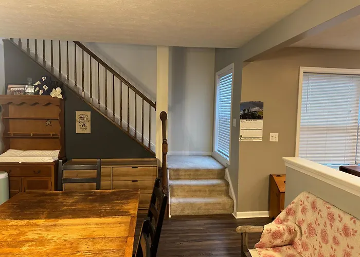 Holiday home 3bd Townhome Walking Distance To Stadiums And Downtown With Parking Pittsburgh