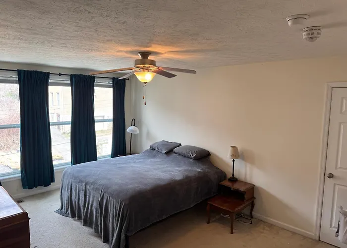 3bd Townhome Walking Distance To Stadiums And Downtown With Parking Holiday home