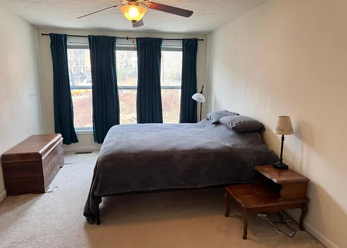 3bd Townhome Walking Distance To Stadiums And Downtown With Parking Holiday home
