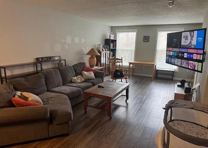 Holiday home 3bd Townhome Walking Distance To Stadiums And Downtown With Parking *